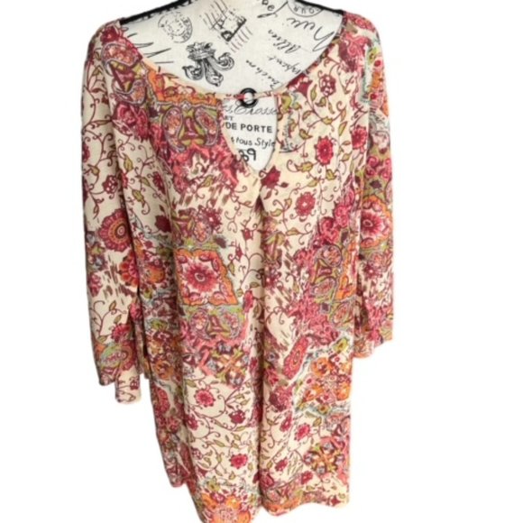 A Line Woman - Picture 2 of 4